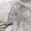 Батист фактурный перья "Молочный"