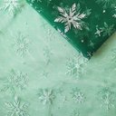 Снежинки на еврофатине изумрудного оттенка