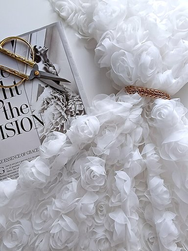 Сетка с цветами розы "Молочный"