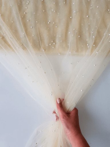 Фатин с бусинами "Бледный весенний бутон"