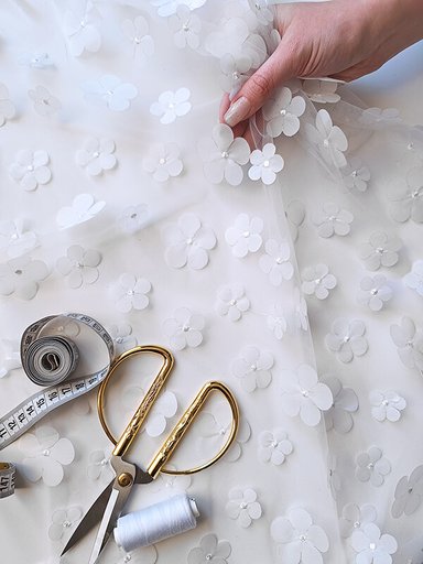 Сетка с цветами "Молочный"