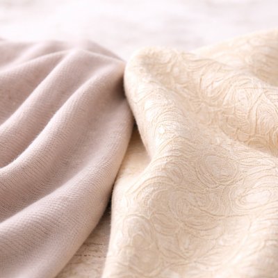 Сравнение тканей: трикотаж vs жаккард